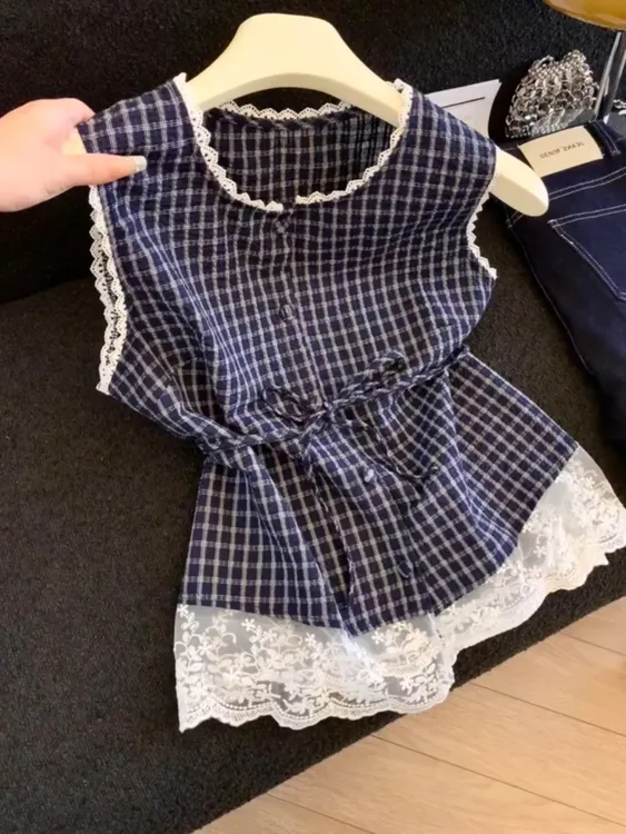 蕾丝花边拼接无袖格子衬衫上衣休闲时尚女装夏季复古韩版背心新款