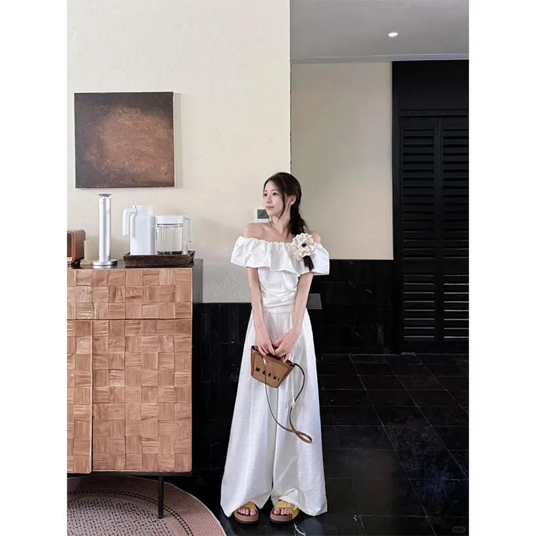 简约百搭设计感小个子一字肩修身T恤上衣显瘦百搭休闲长裤两件套