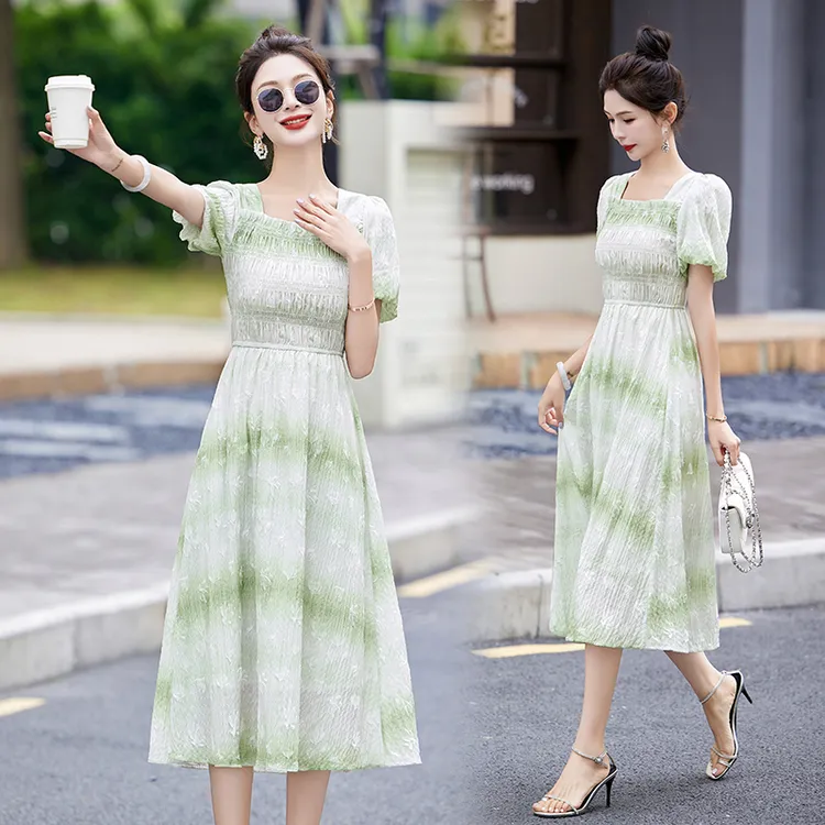 现货新款渐变色泡泡袖松紧收腰法式碎花连衣裙