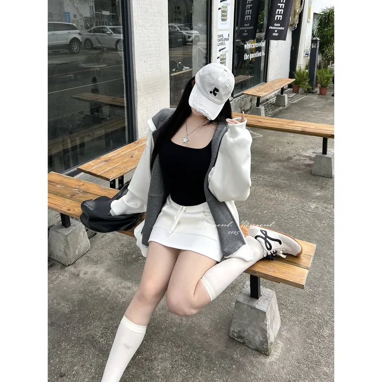 黑泽玄七“显大内搭王”通勤短款漫画风吊带背心纯色街头修身型内衣