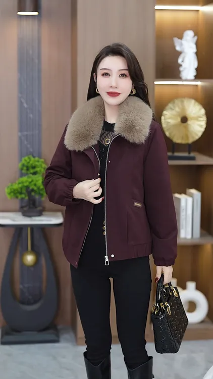 2025女加绒加厚款保暖短外套毛领直下摆一字领冬季时尚休闲装8837