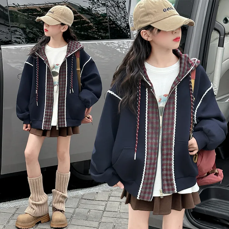 女童春秋新款韩版外套秋季中大童休闲宽松女孩时尚白发连帽棒球服