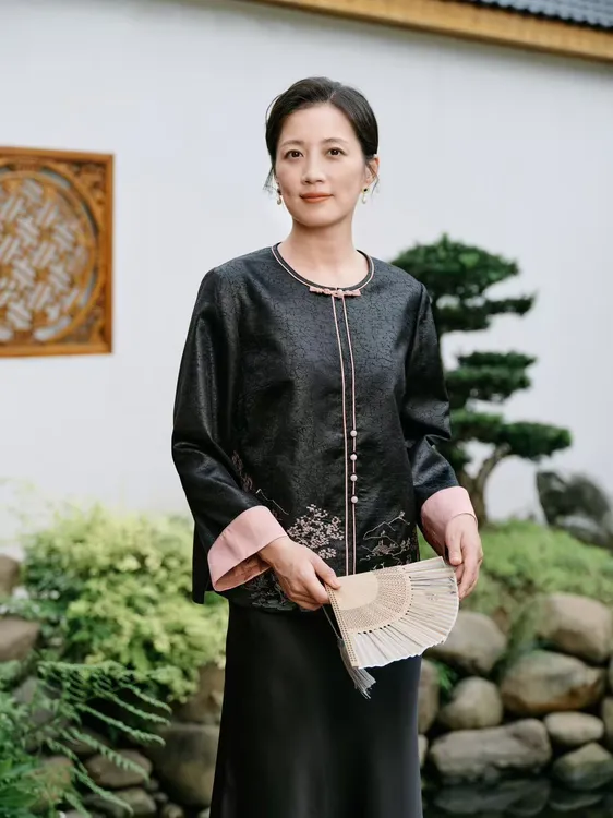 老美华秋季女士中式仿香云纱外套433212011