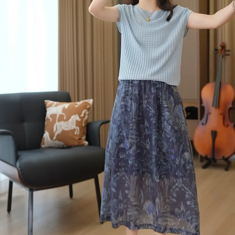 2025夏季纯色经典宽松薄款上衣+百搭显瘦花苞裙LK2503885