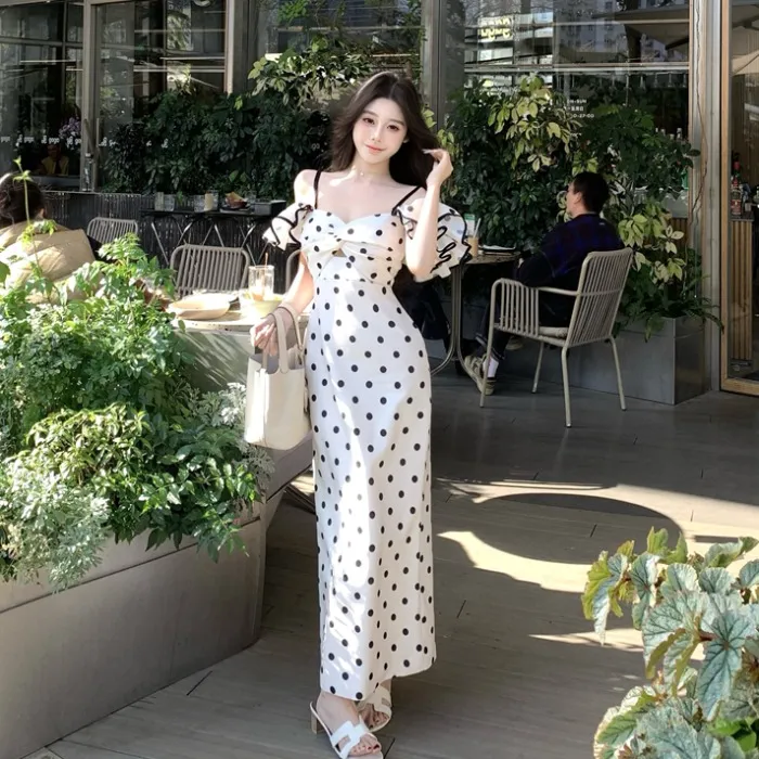 一字肩法式波点短袖连衣裙女夏季修身礼服长裙设计感收腰包臀裙子