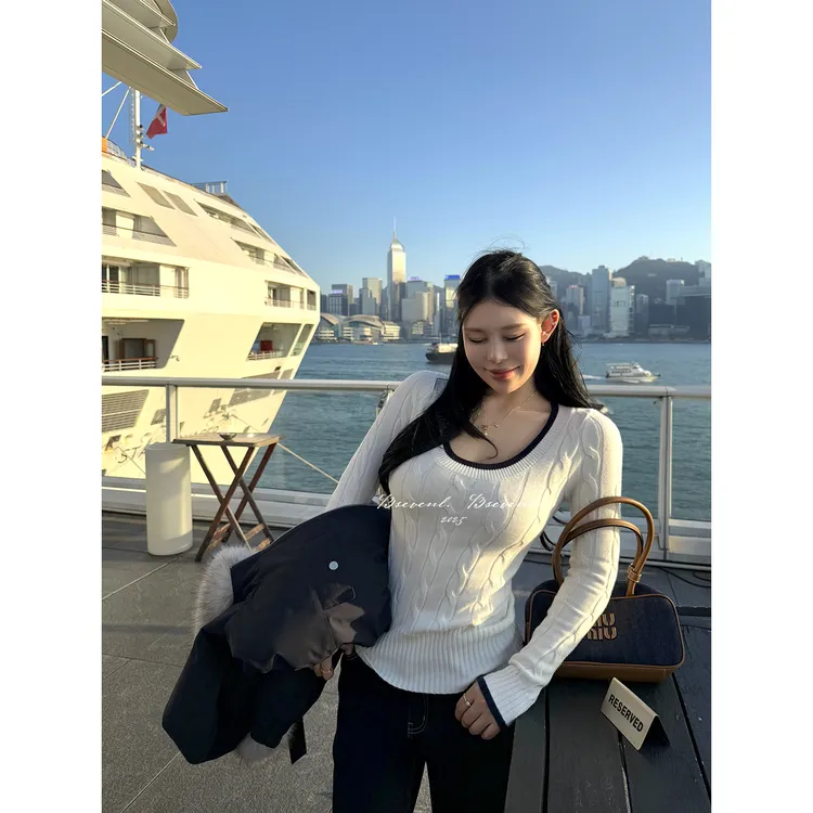 黑泽玄七英系劳伦衫”｜羊毛x莱赛尔混纺 撞色U领麻花针织衫