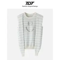「TDT」2025秋装新款设计感钉珠笑脸假两件披肩条纹针织背心女