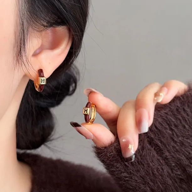 黑糖【耳饰】秋冬百搭复古撞色字母H耳环简约个性耳扣E1941