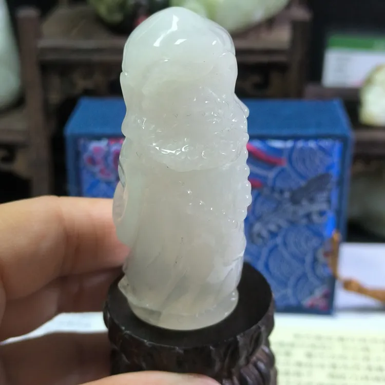天然岫玉纯手工雕刻俏色达摩祖师达摩一苇渡江玉摆件手把件