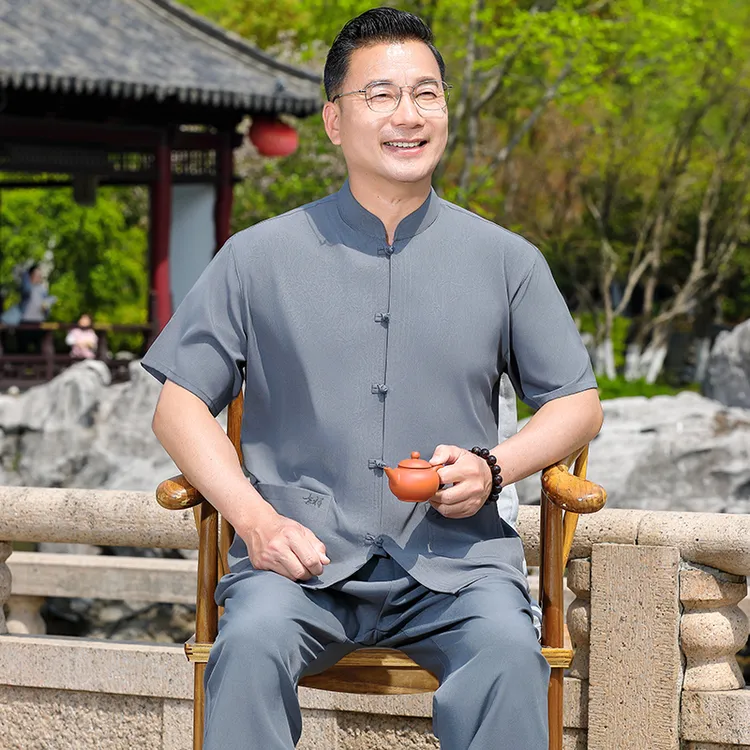 爸爸夏季冰丝短袖套装中老年人夏装男唐装新款中式衬衫爷爷衣服60