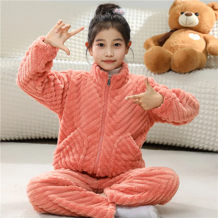 女童睡衣秋冬款2025珊瑚绒女孩宝宝加绒加厚冬季儿童法兰绒家居服