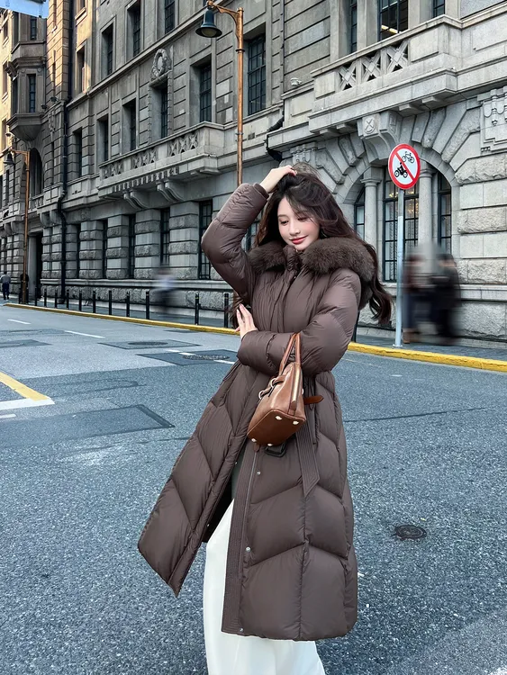 逸轩顺白鸭绒狐狸毛领中长款宽松羽绒服女显瘦加厚外套2025冬季新