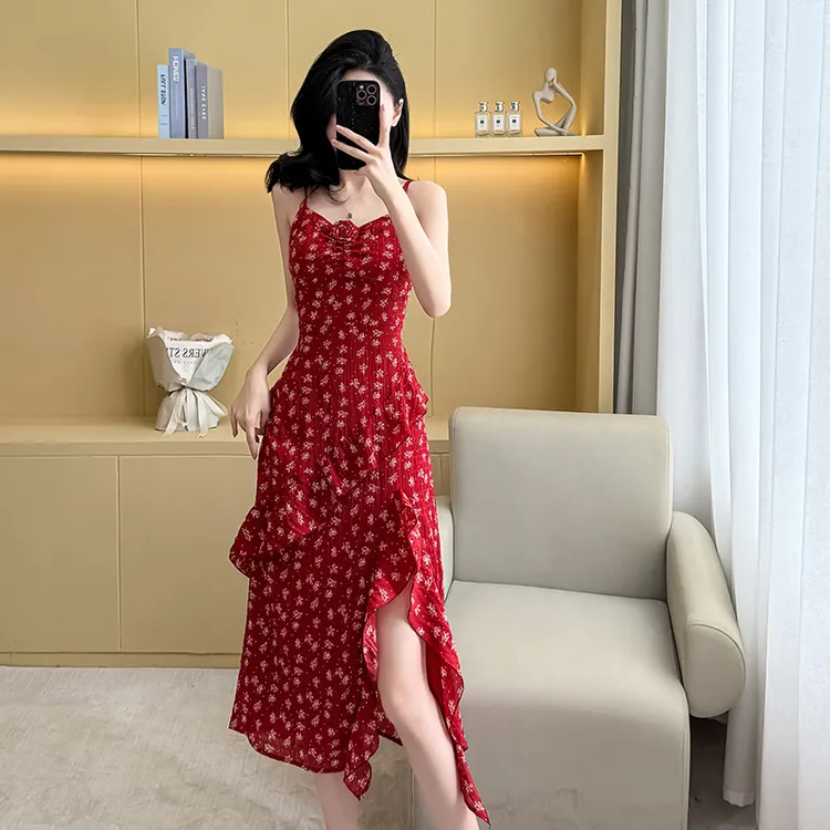 法式绝美红色碎花吊带连衣裙女夏季高级感小个子海边度假开叉长裙
