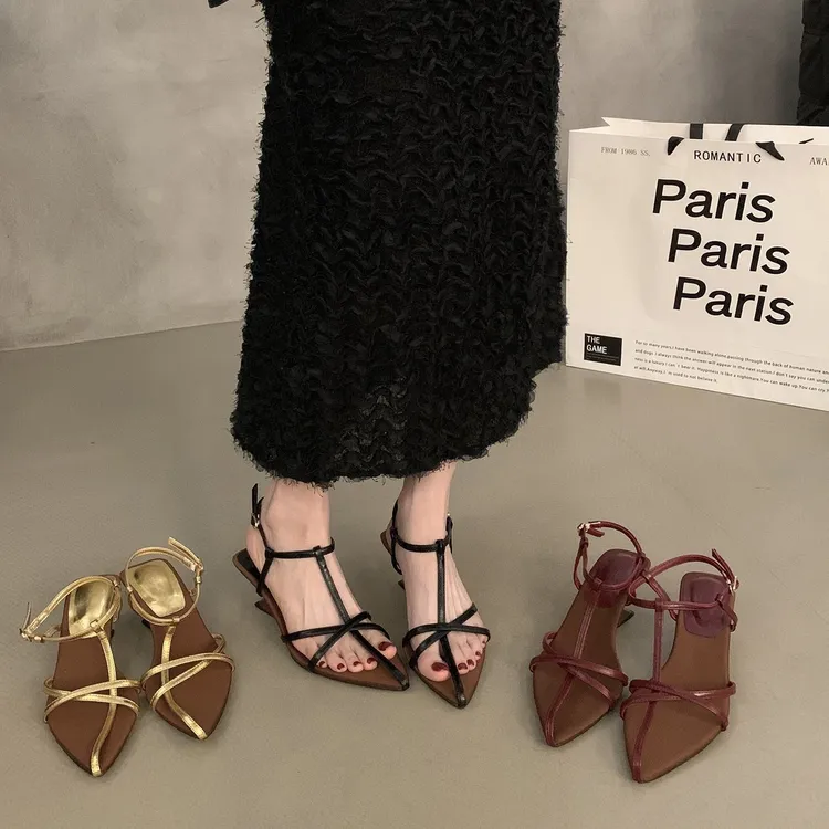 UHCK小众高级感坡跟尖头凉鞋仙女鞋子2025年夏季气质配裙子细带罗