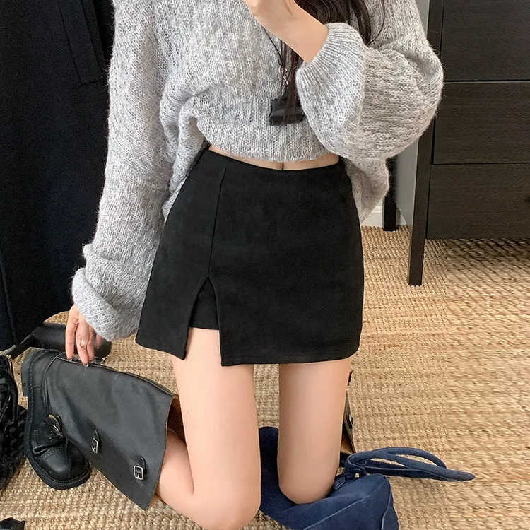 麂皮绒半身裙秋冬2025新款高腰A字裙显瘦裤裙小个子开叉百搭短裙