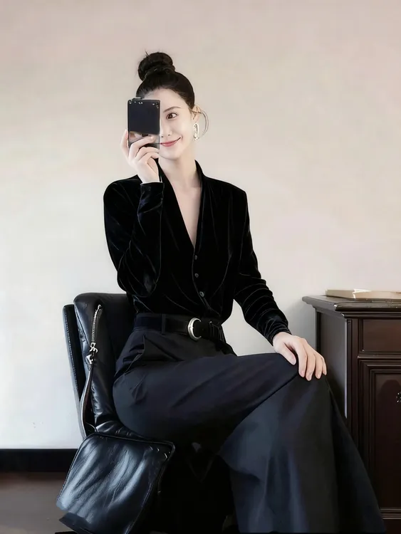 SS7399高贵洋气黑色丝绒V领长袖气质丝绒上衣女衬衫中式复古高端