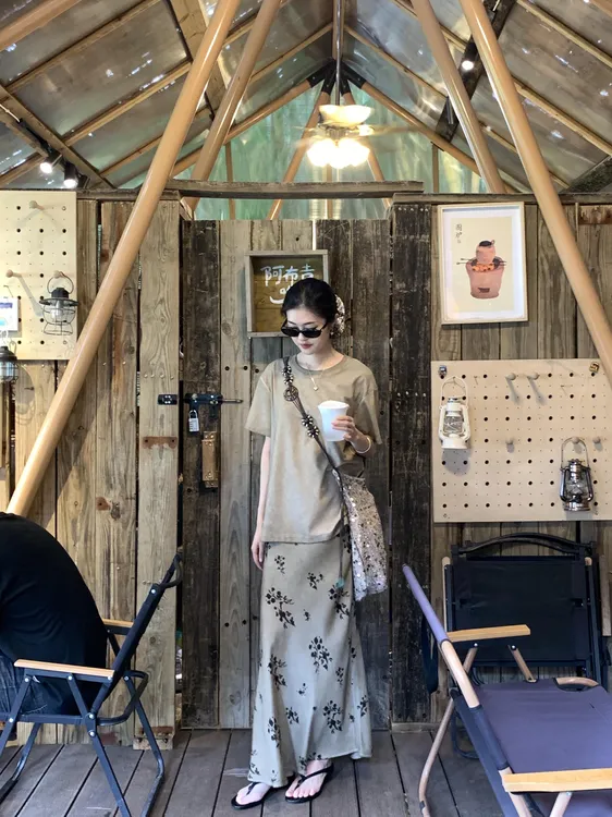 2025夏季新款休闲减龄一整套穿搭短袖T恤上衣高腰显瘦半身裙套装