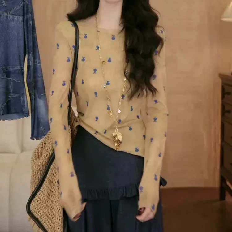 2025秋季新款洋气减龄印花长袖t恤女今年流行的防晒罩衫打底上衣