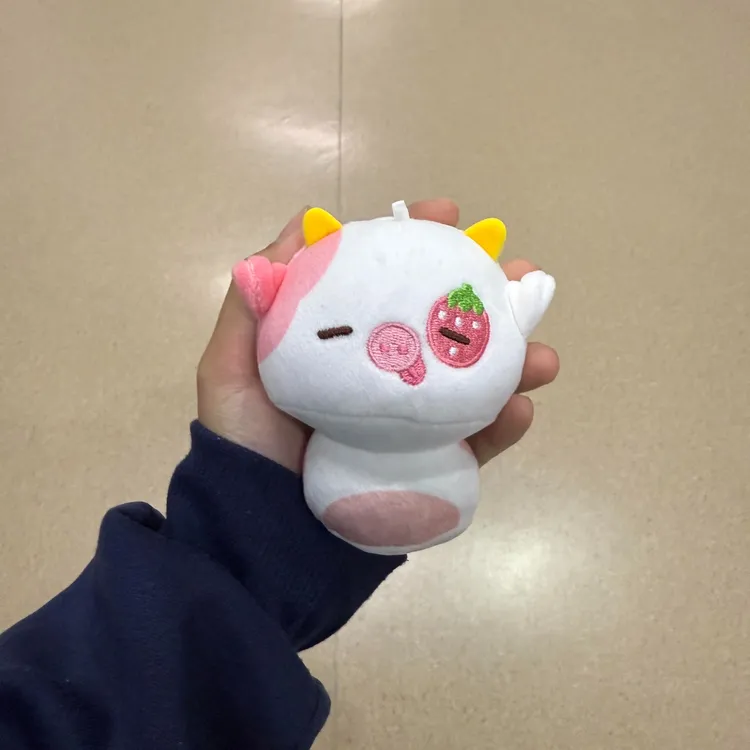 草莓猪牛玩偶毛绒玩具可爱猪猪书包挂件钥匙扣娃娃生日礼物送女友