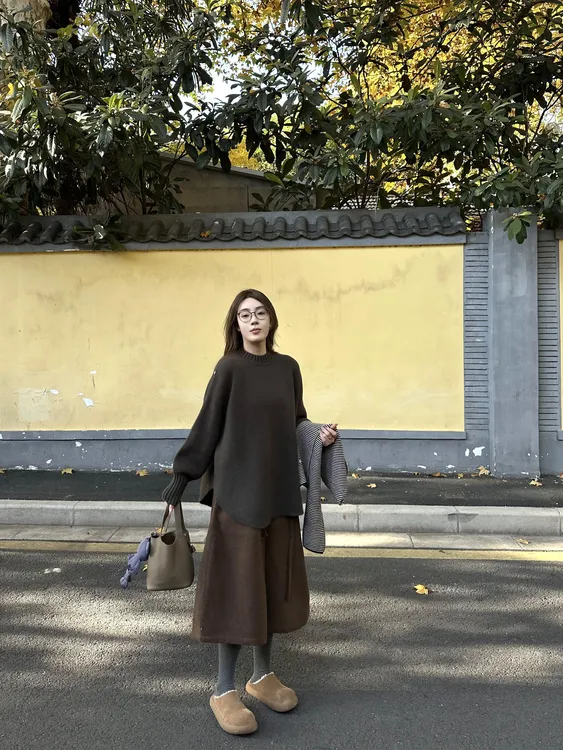 2026秋冬新款韩系慵懒风圆领针织衫毛衣上衣宽松百搭半身裙套装