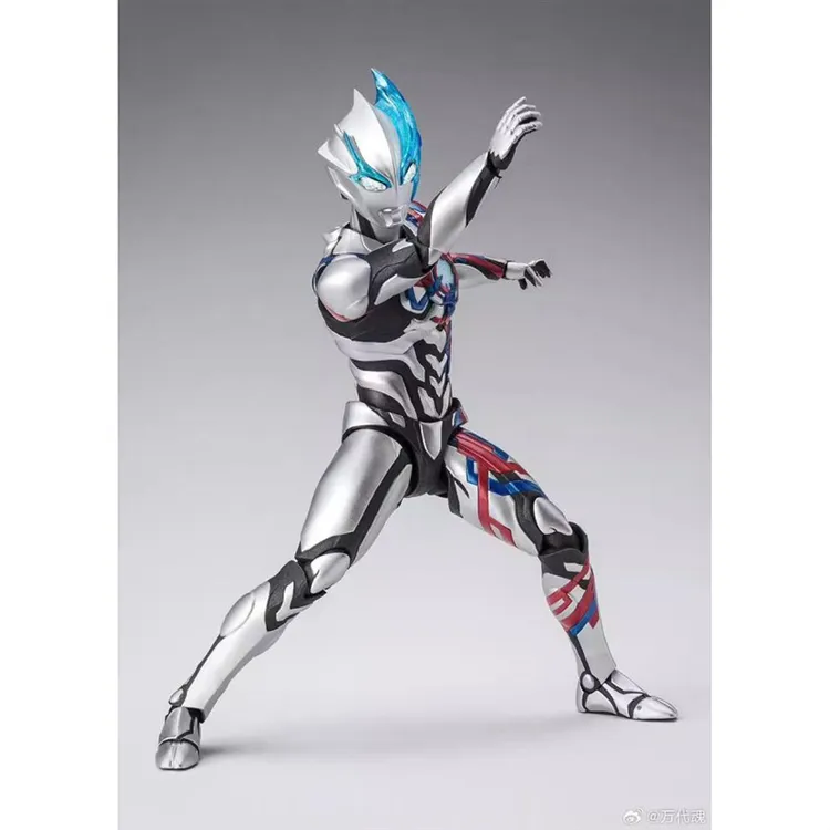 新SHF闪耀全身关节可动玩具