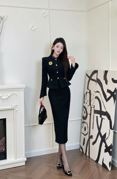 【精选】秋冬厚款小香轻奢法式修身外套中长裙时尚套装252070