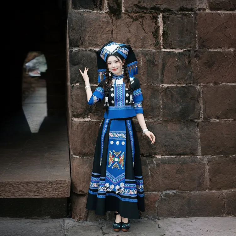 广西壮族新款三月三服装成人少数民族服饰苗族刺绣壮锦盛装舞蹈女