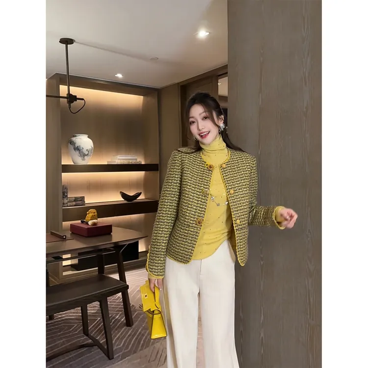 W·HAHA【向阳花】 圆领钉珠纽扣编织小香风棉服外套61357