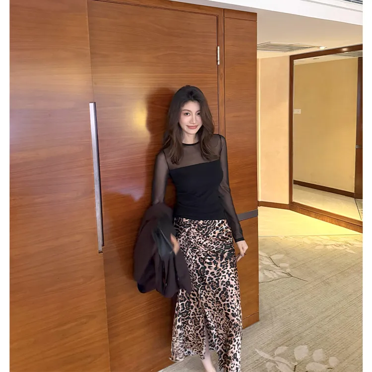 【ALONE SAVOR】龍喜儿墨息 早秋网纱拼接针织衫修身套头女T040