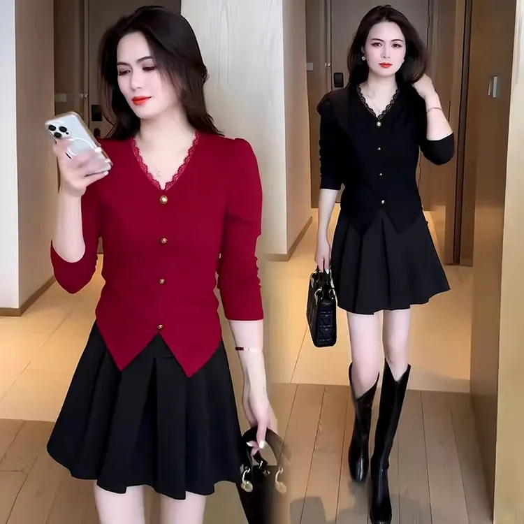 法式长袖蕾丝T恤女气质V领短款上衣春季新款设计感修身洋气打底衫