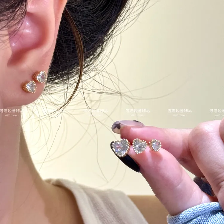 铜合金锆石耳饰 【双11好物】8012爱心锆石耳钉高级轻奢百搭款耳饰