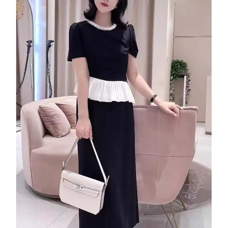 【两件套】2025夏设计拼接花边褶皱不规则女时尚减龄收腰套装D2076