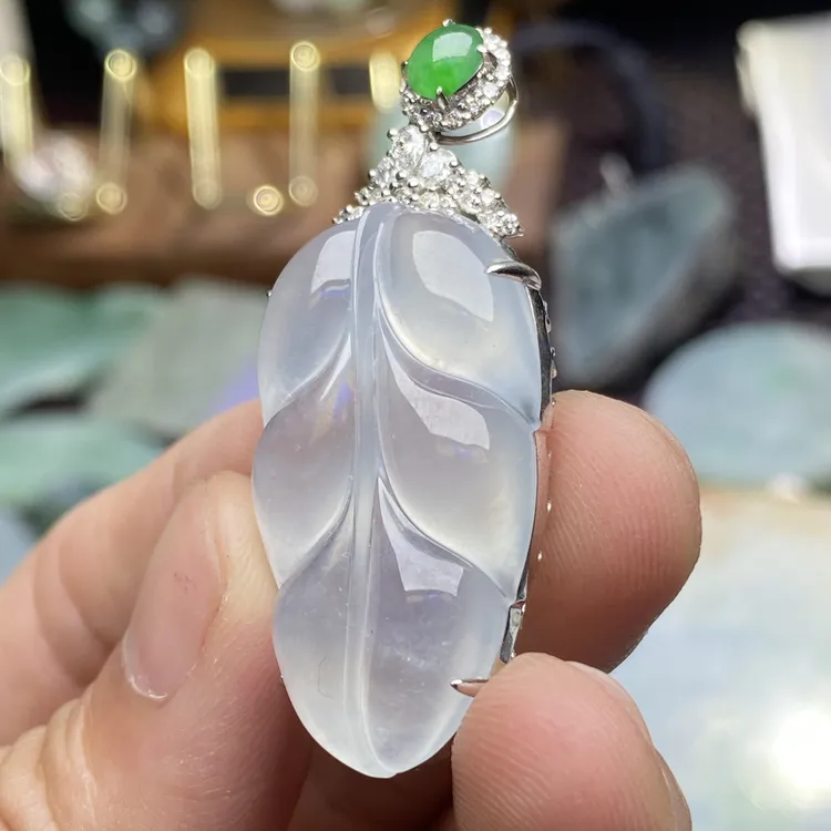 A货翡翠金镶嵌白冰大叶子寓意大业有成