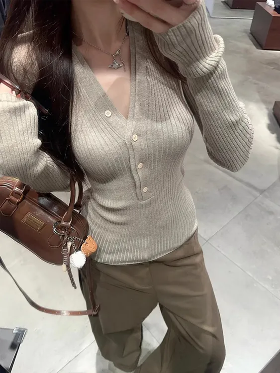 韩系辣妹v领纽扣针织衫女早秋季2025新款内搭修身毛衣打底衫上衣
