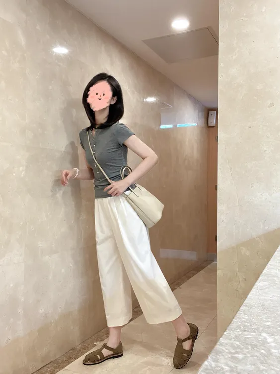 亨利领修身显瘦薄款短袖T恤女夏新款简约小飞袖上衣百搭直筒裤