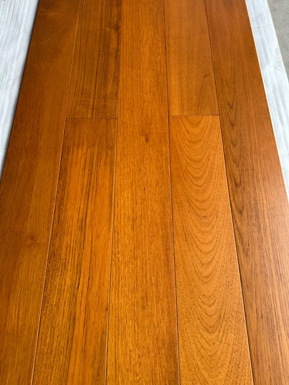 柚木荷叶纯实木地板地暖锁扣厂家环保耐磨原木纹批发室内家用拼花