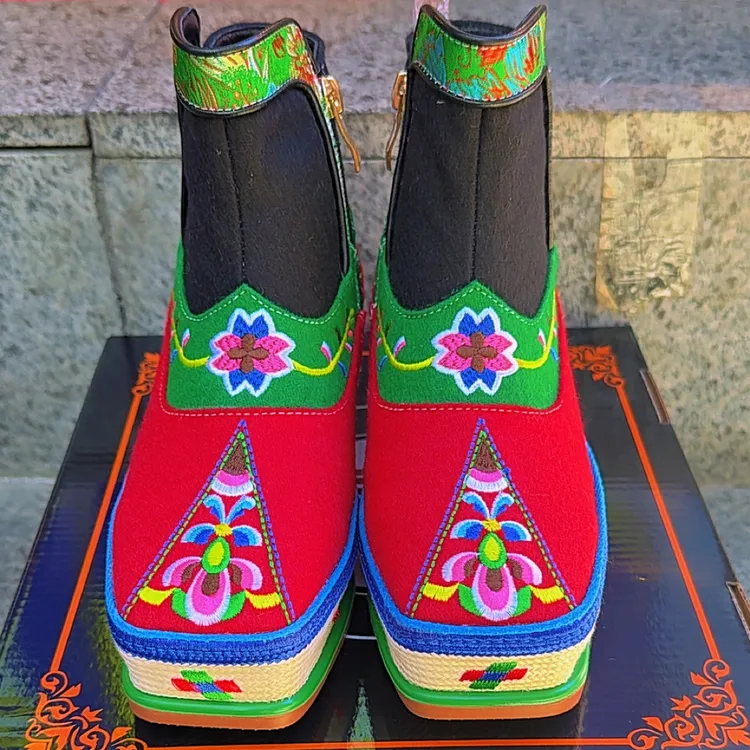 防滑拉链秋冬绣花短靴平底厚底