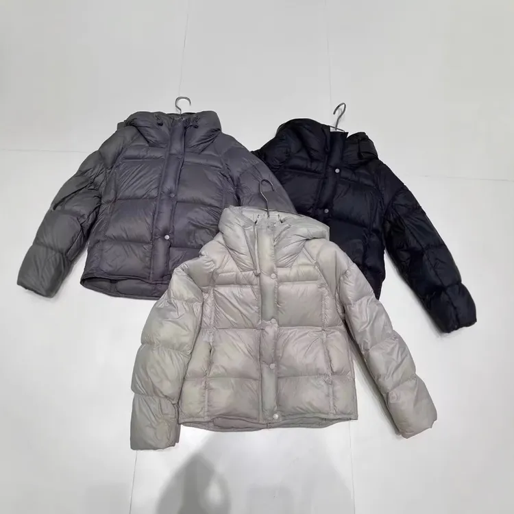 泡芙羽绒服女2025冬季新款短款连帽宽松面包服加厚白鸭绒保暖外套