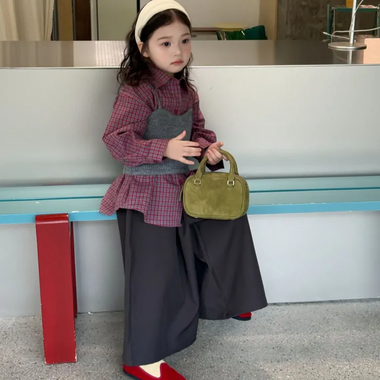 甜小七2025秋季新款韩版休闲宽松女童格子衬衫毛线吊带西装裤套装