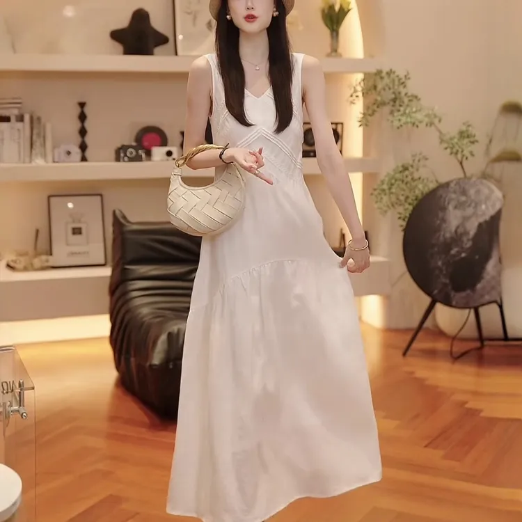 白色背心连衣裙女夏2025新款今年流行爆款高级洋气夏日绝美小裙子