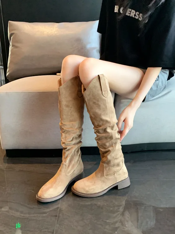 2025新款加宽靴子女胖mm肥筒显瘦时尚适合胖脚宽脚绒面大码女鞋