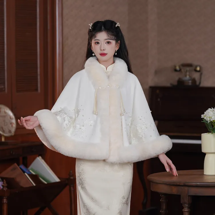 旗袍绝美披肩2025新款优雅百搭披风加厚秋冬季民国风毛绒厚斗篷女