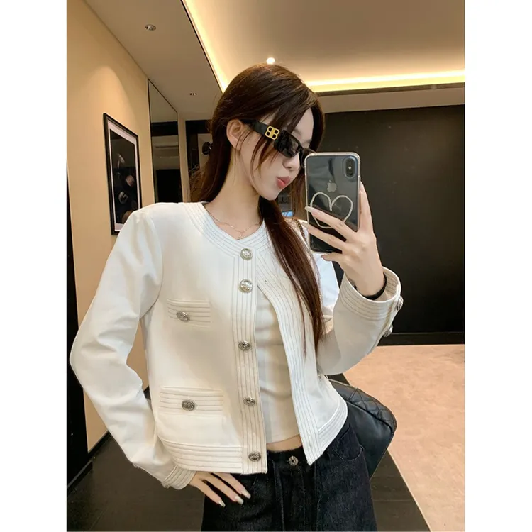设计感明线装饰白色外套女秋季2025新款休闲宽松显瘦纽扣百搭上衣