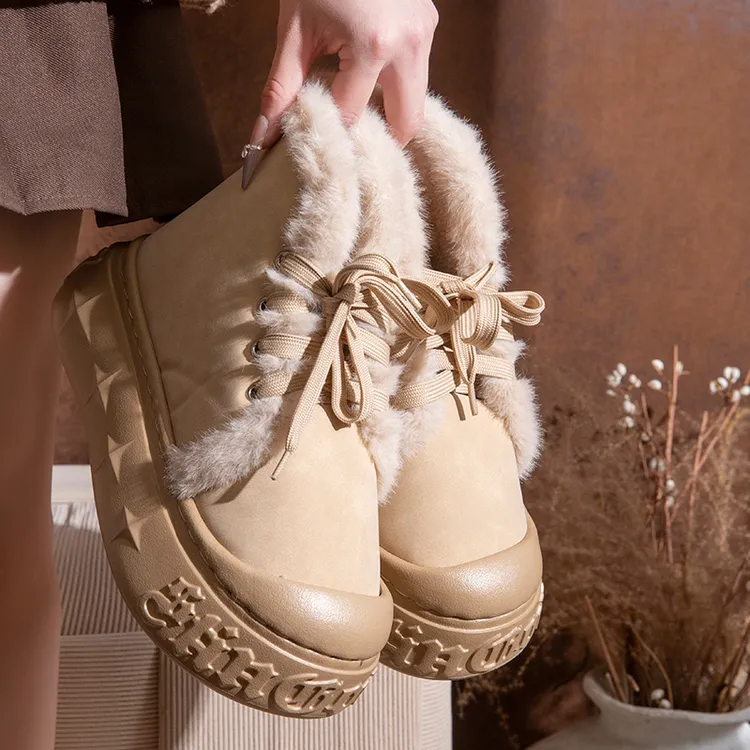 冬日新款百搭时尚女款通勤加绒保暖防滑厚底雪地靴高帮简约不掉毛