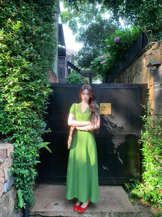 EIA一尧【风铃草】复古轻法式刺绣翻领连衣裙气质显白掐腰显瘦长裙