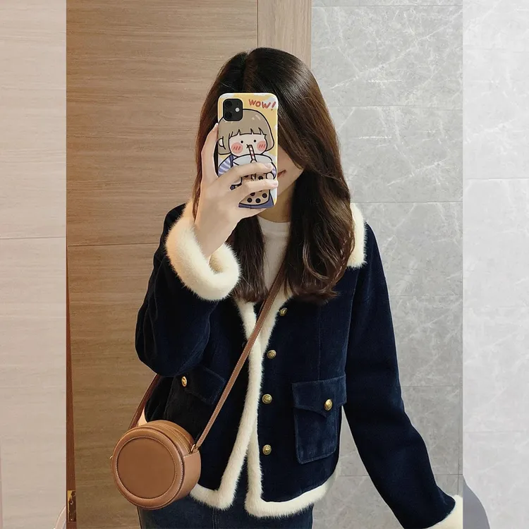 2025新款爆款巨好看的初冬藏蓝色小香风加绒加厚设计感外套女冬季