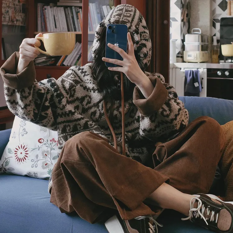 费尔岛仿羊羔毛游牧风加厚连帽毛毛外套女秋冬季复古皮毛一体皮草