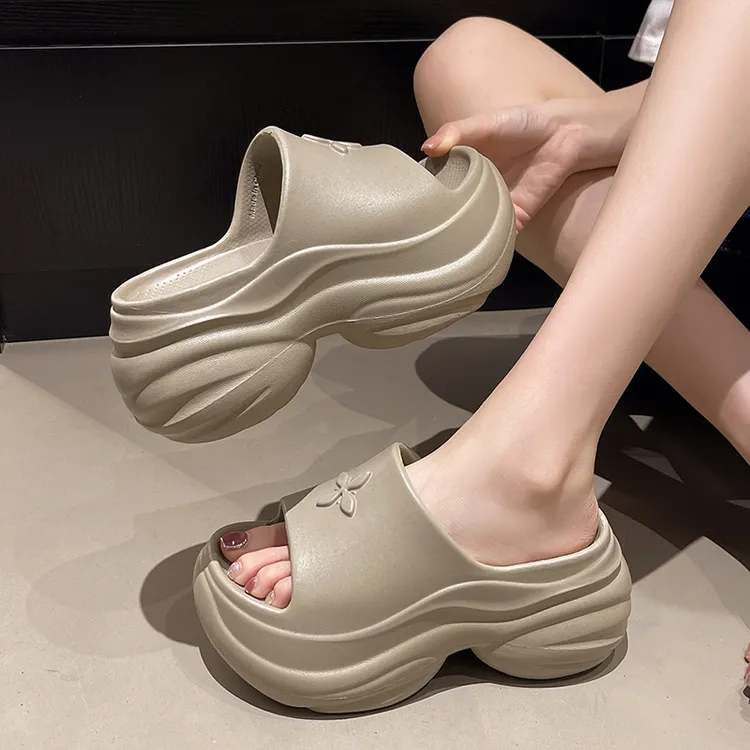 丝蒙妮8CM厚底增高拖鞋女新款外穿凉鞋海沙滩鞋凉拖鞋户外矮个子