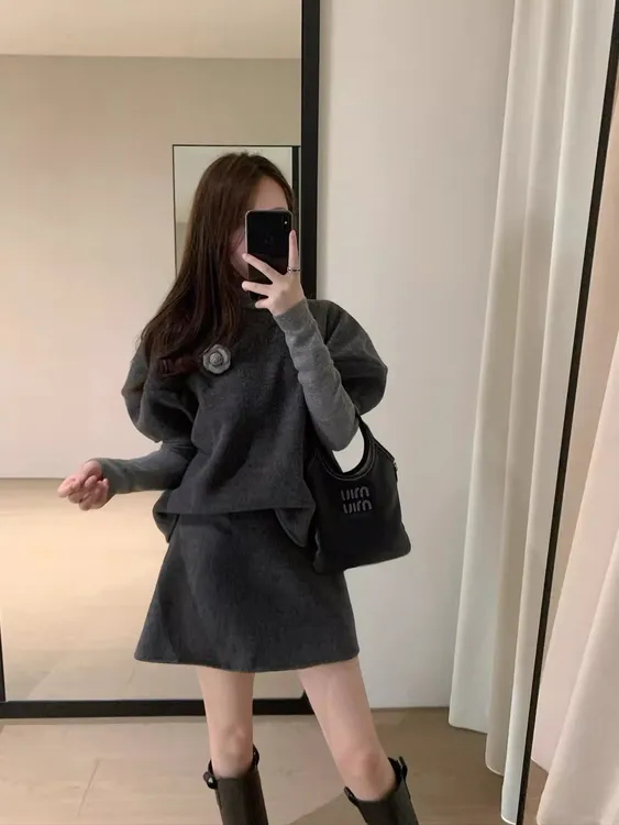 韩系通勤时尚套装高领长袖针织打底衫斗篷马甲女秋季半身裙三件套