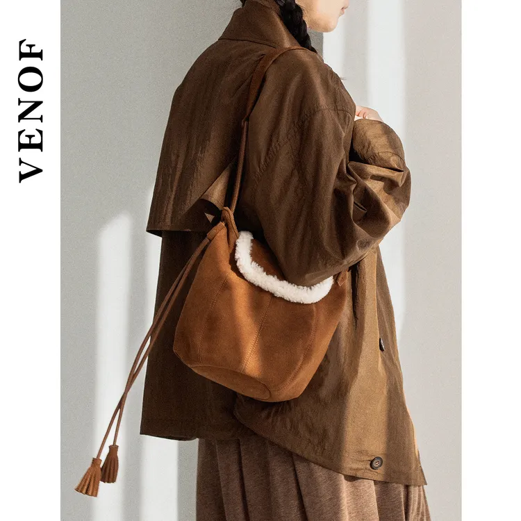 维洛芬 绒绒包 水桶包斜挎麂皮磨砂真牛皮小众休闲单肩羊羔毛毛包